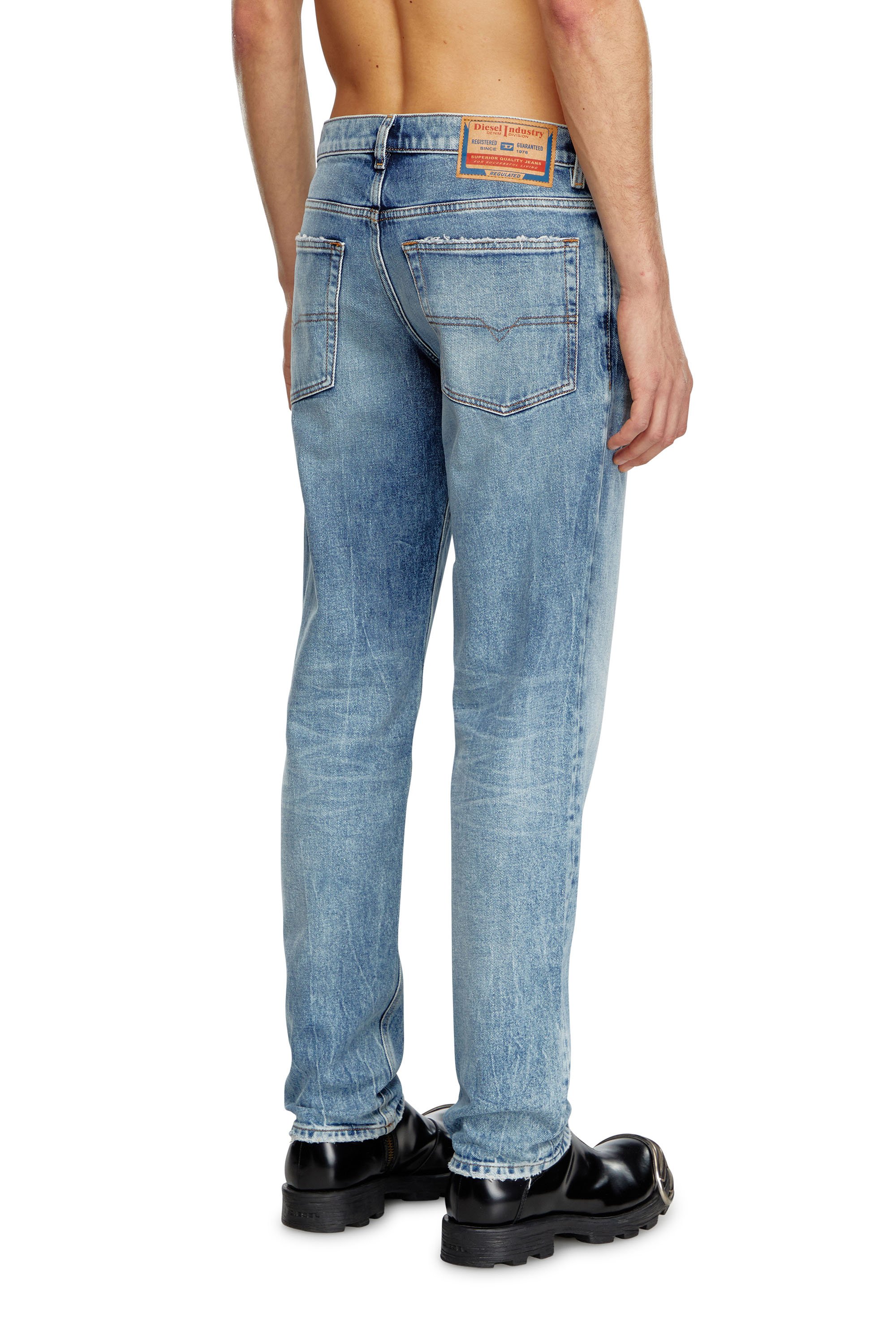 Diesel - Herren Regular Jeans 2023 D-Finitive 09J54, Mittelblau - 4